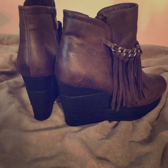 Wedge Boots - Picture 3 of 4